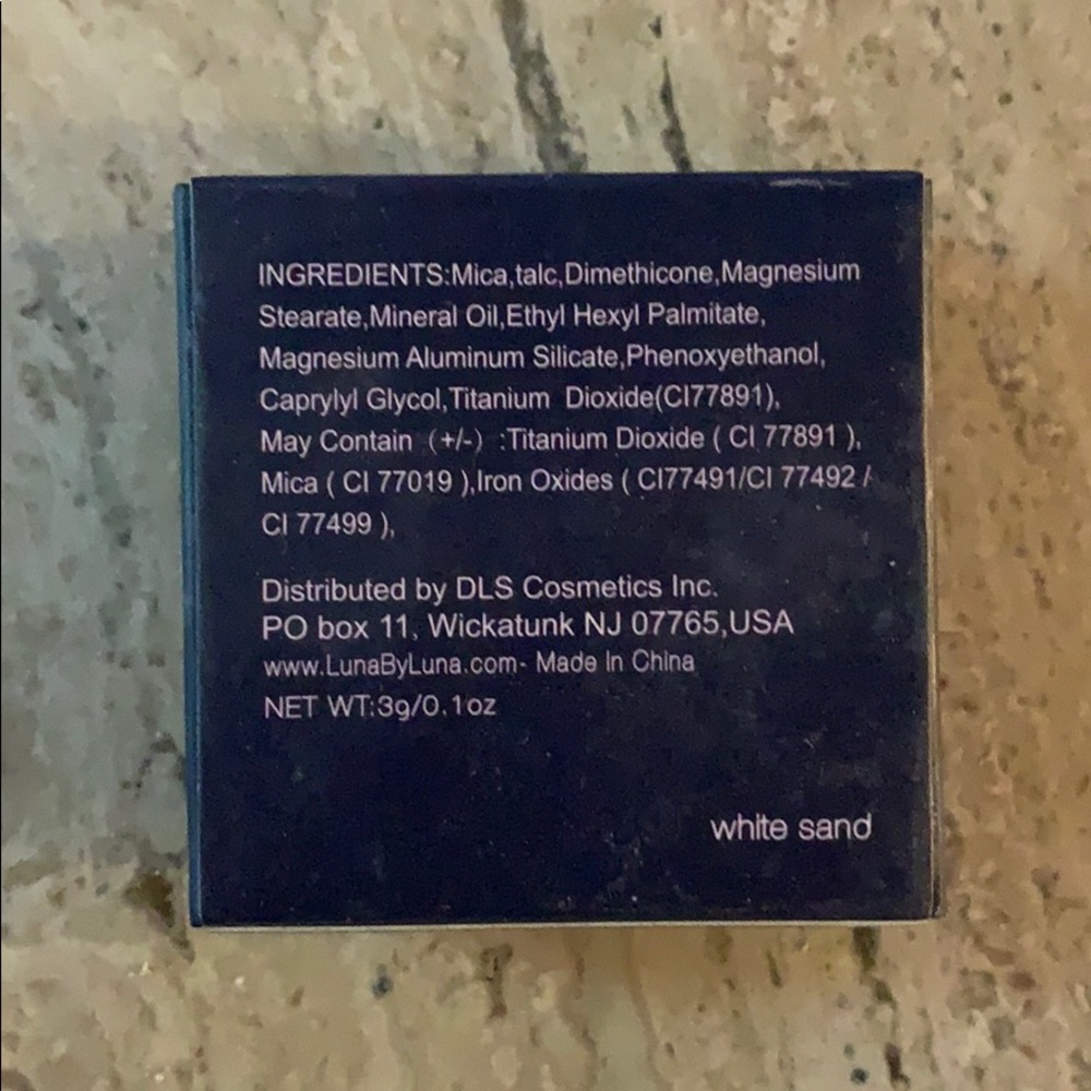 Translucent powder - Picture 3 of 3